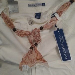 WOMEN--WHITE SHORTS WITH SCARF BELT-- SIZE 10--NWT--